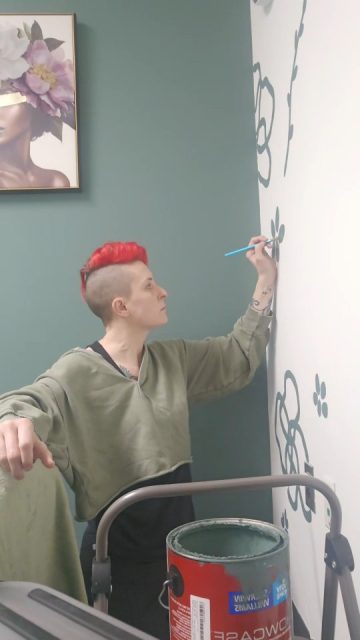 When we don't have clients, you'll find us painting walls. So if want to rescue us from painting a wall, come book a massage! Bonus: you'll get to see the wall we painted.
#artistsoftiktok #massagetherapy #richmondva #fyp #backpain